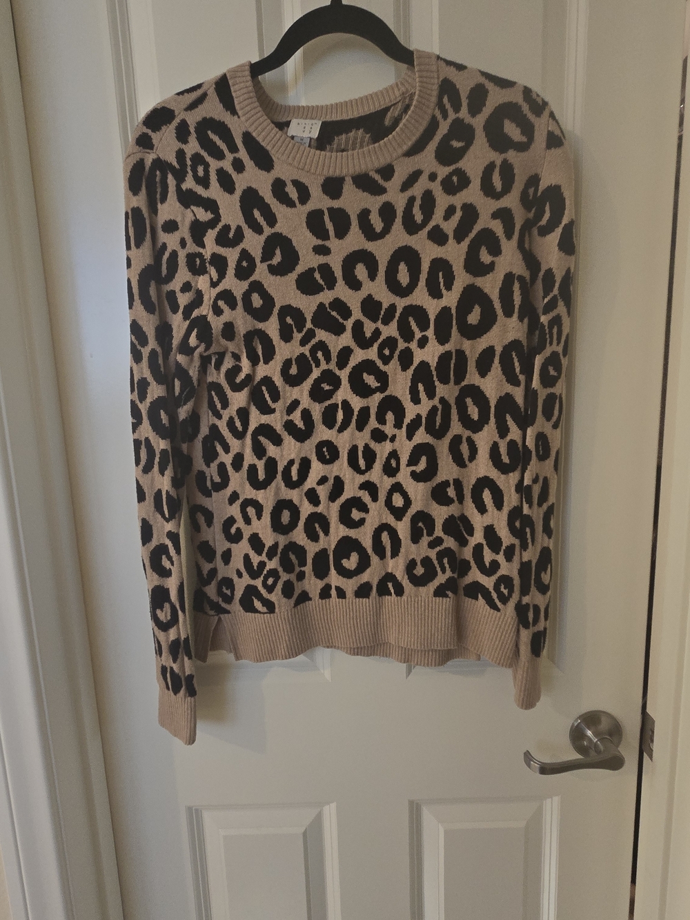 a new day Leopard-Print Crewneck Sweater in Beige and Black